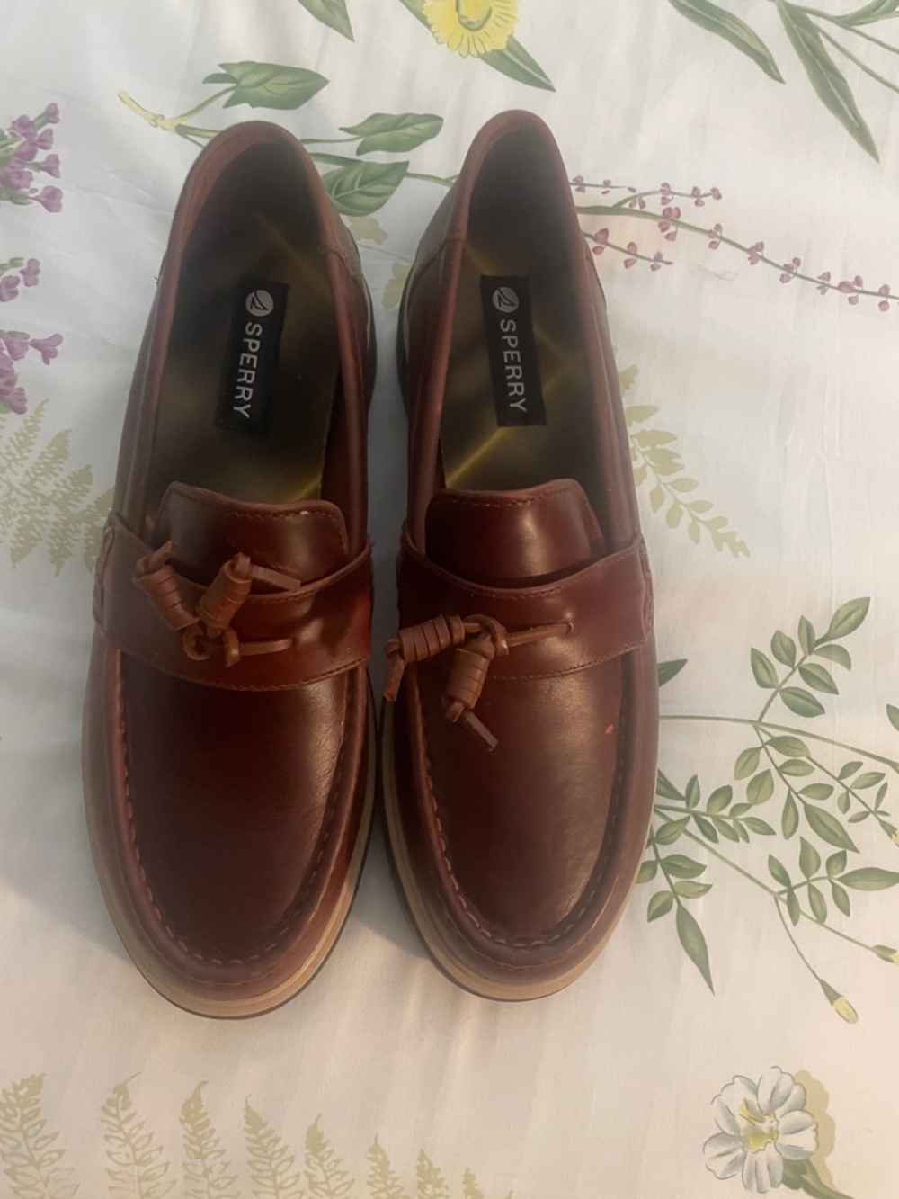 Sperry women’s Bay Side Boat Shoes with Knot Accent size 9.5 NWOT